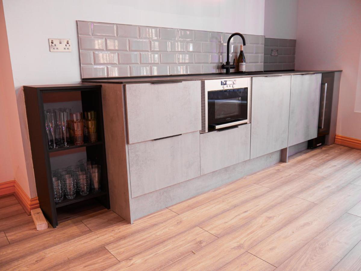 Luxury Apartments Liverpool City Center מראה חיצוני תמונה